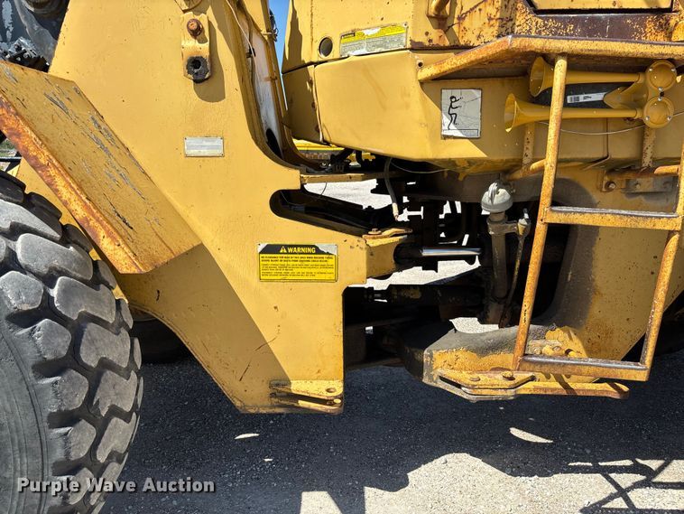image for item FC5596 1985 Caterpillar IT28 wheel loader