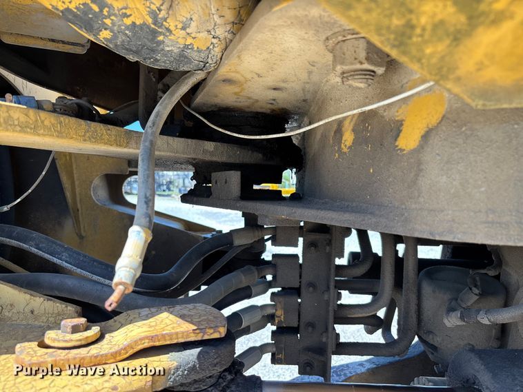 image for item FC5596 1985 Caterpillar IT28 wheel loader