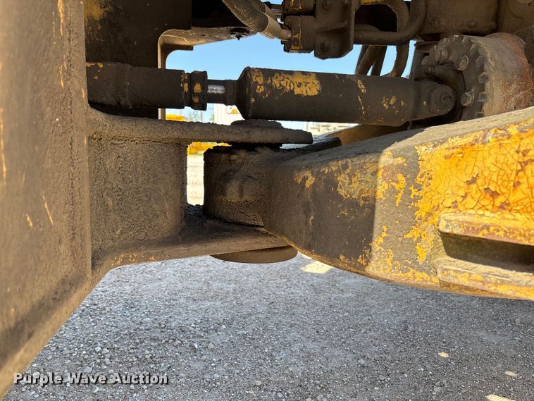 image for item FC5596 1985 Caterpillar IT28 wheel loader