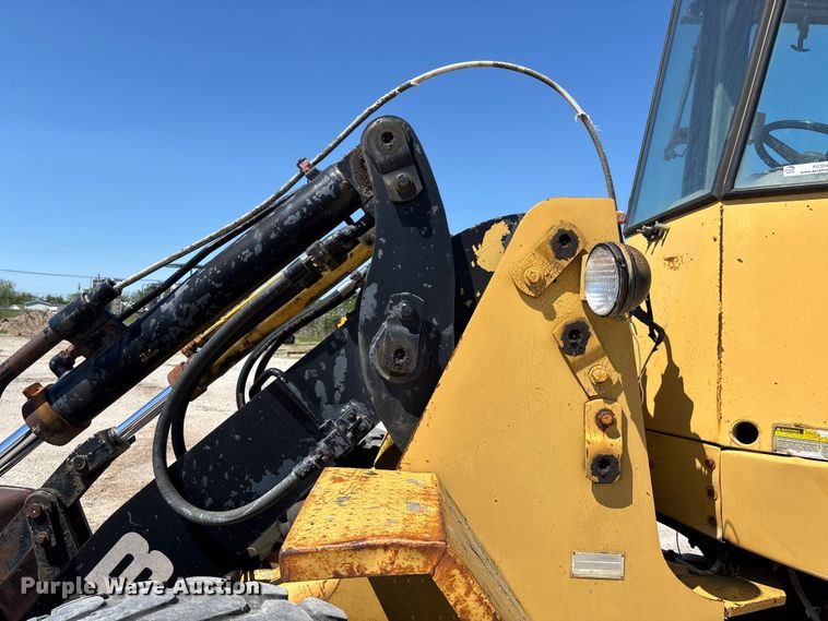 image for item FC5596 1985 Caterpillar IT28 wheel loader