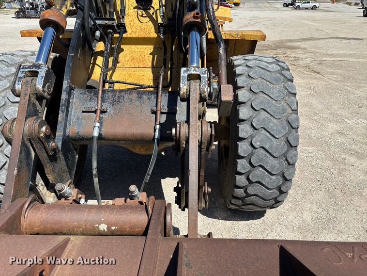 image for item FC5596 1985 Caterpillar IT28 wheel loader