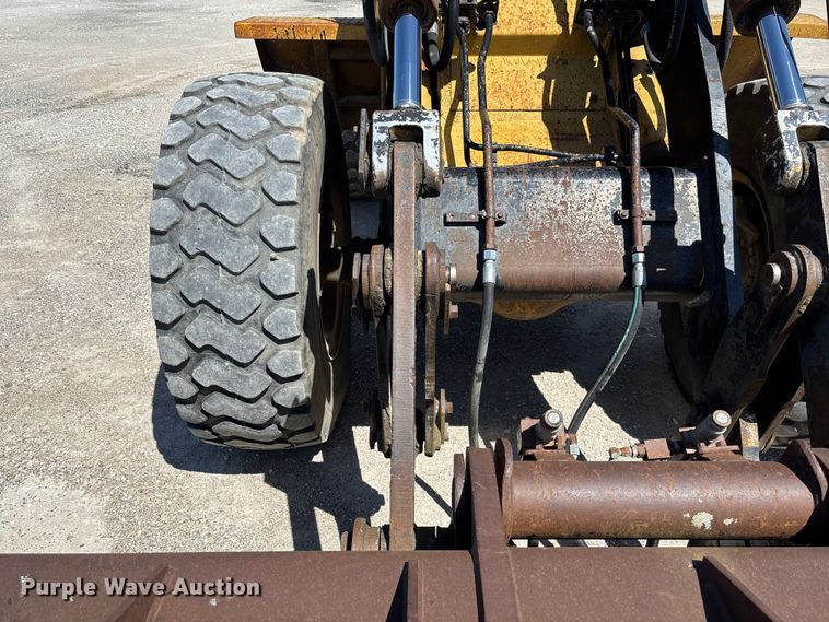 image for item FC5596 1985 Caterpillar IT28 wheel loader