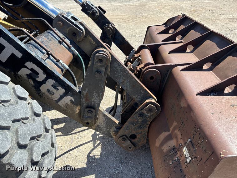 image for item FC5596 1985 Caterpillar IT28 wheel loader