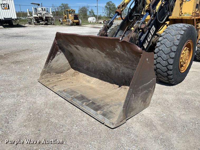 image for item FC5596 1985 Caterpillar IT28 wheel loader