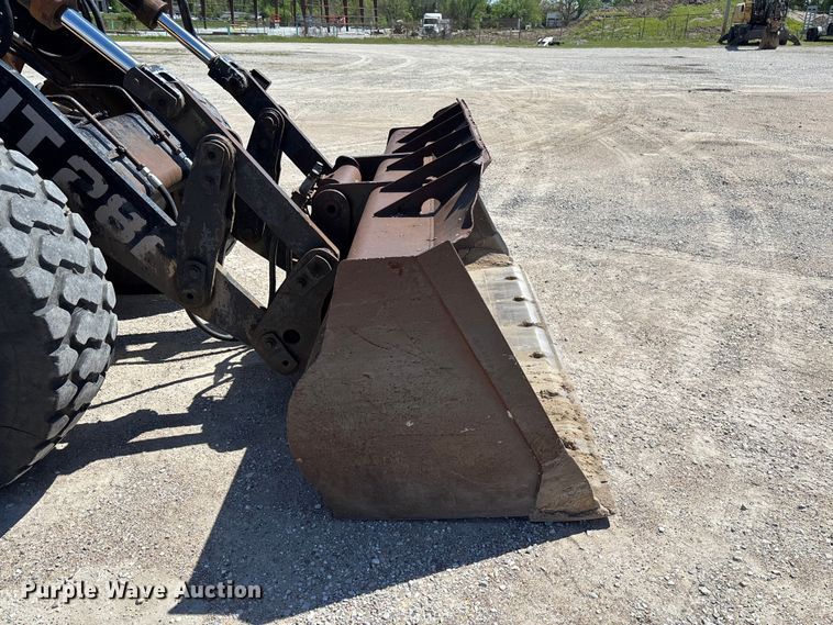 image for item FC5596 1985 Caterpillar IT28 wheel loader