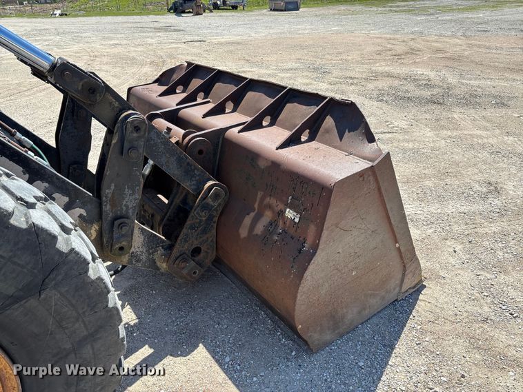 image for item FC5596 1985 Caterpillar IT28 wheel loader