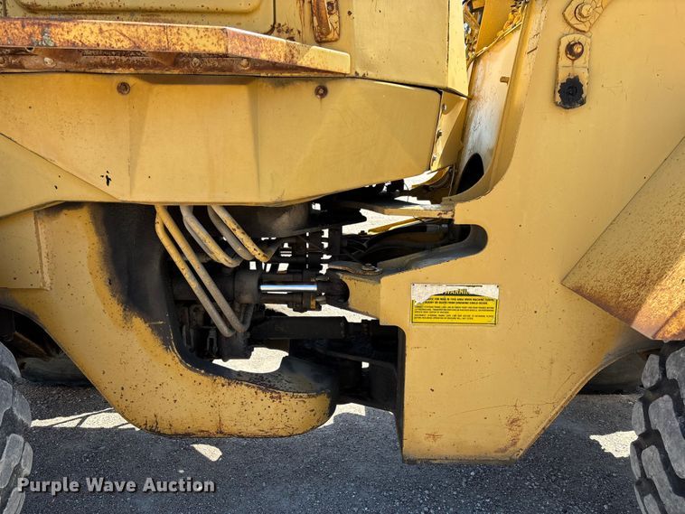 image for item FC5596 1985 Caterpillar IT28 wheel loader