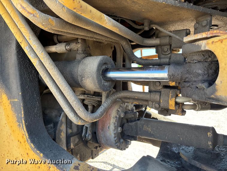 image for item FC5596 1985 Caterpillar IT28 wheel loader