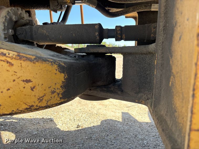 image for item FC5596 1985 Caterpillar IT28 wheel loader