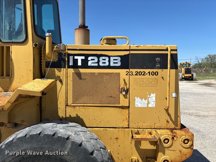 image for item FC5596 1985 Caterpillar IT28 wheel loader