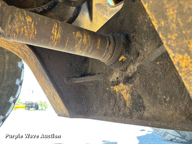 image for item FC5596 1985 Caterpillar IT28 wheel loader