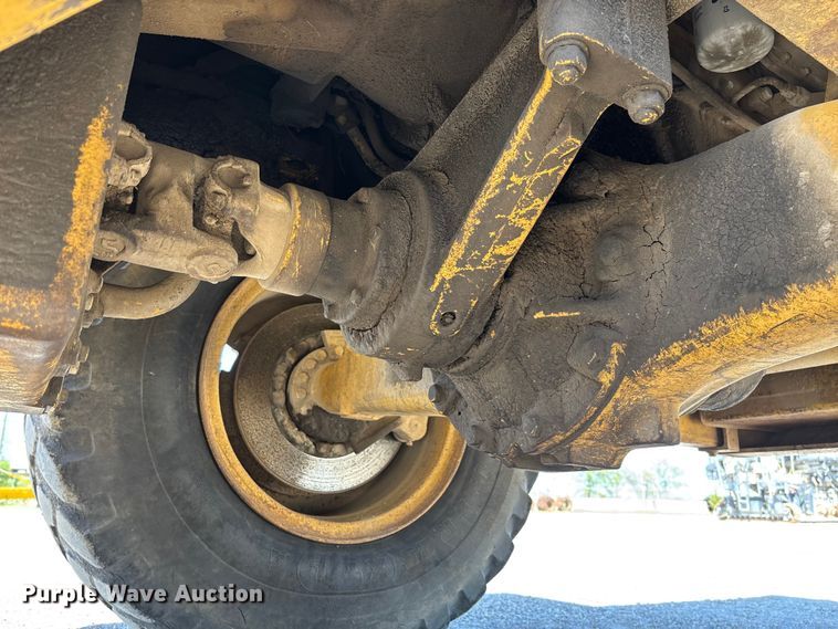 image for item FC5596 1985 Caterpillar IT28 wheel loader