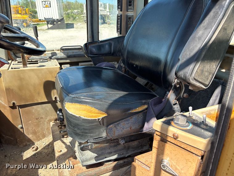 image for item FC5596 1985 Caterpillar IT28 wheel loader