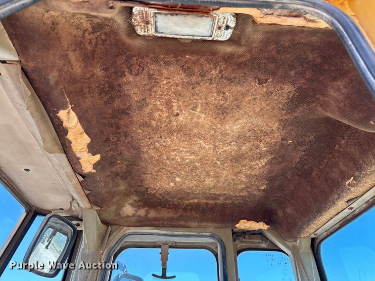 image for item FC5596 1985 Caterpillar IT28 wheel loader