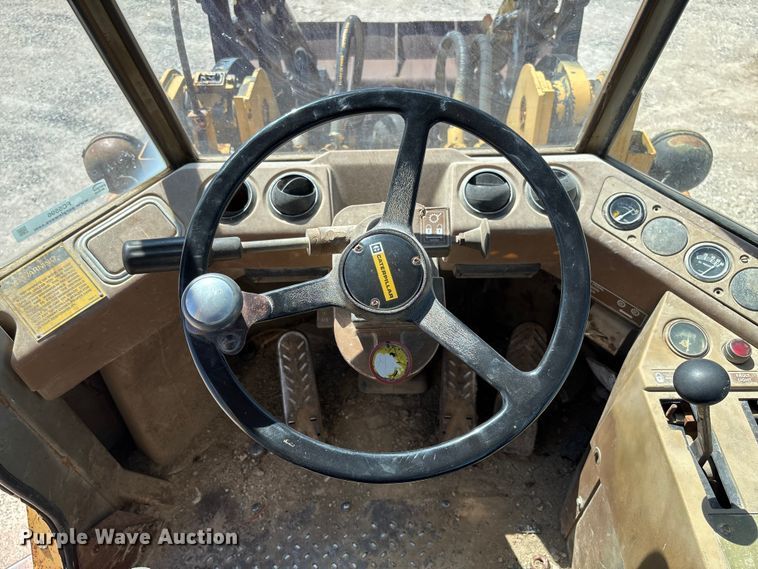 image for item FC5596 1985 Caterpillar IT28 wheel loader