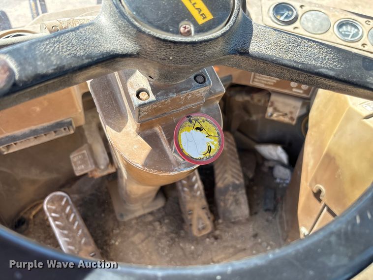 image for item FC5596 1985 Caterpillar IT28 wheel loader