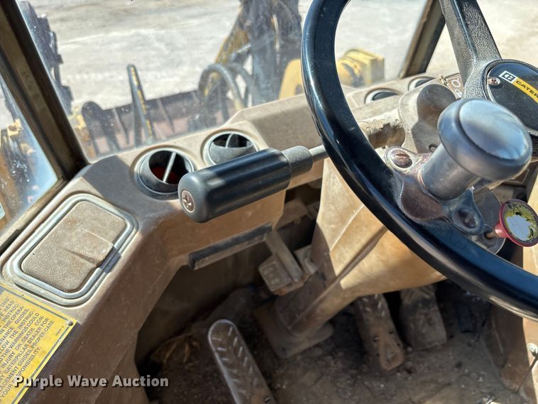 image for item FC5596 1985 Caterpillar IT28 wheel loader