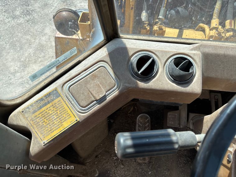 image for item FC5596 1985 Caterpillar IT28 wheel loader