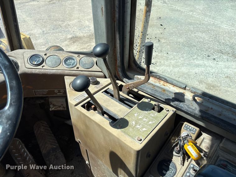 image for item FC5596 1985 Caterpillar IT28 wheel loader