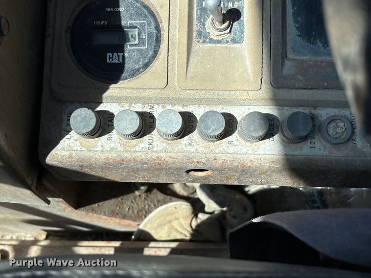 image for item FC5596 1985 Caterpillar IT28 wheel loader