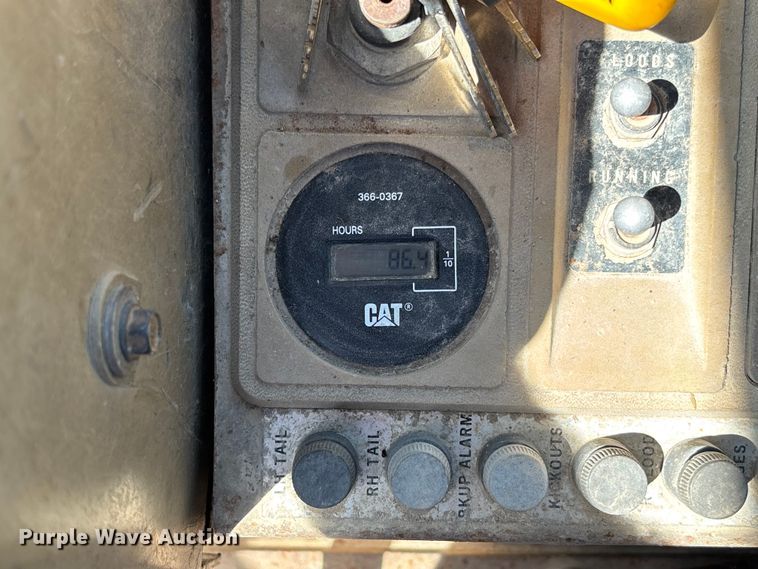 image for item FC5596 1985 Caterpillar IT28 wheel loader