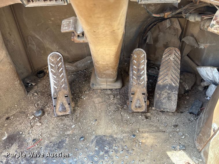 image for item FC5596 1985 Caterpillar IT28 wheel loader