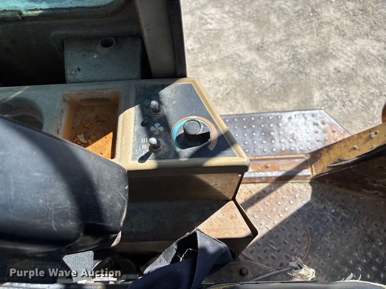 image for item FC5596 1985 Caterpillar IT28 wheel loader