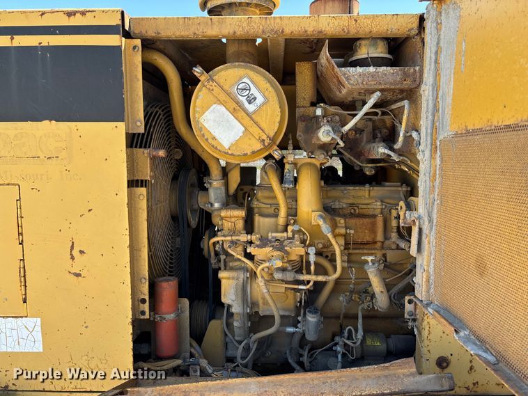 image for item FC5596 1985 Caterpillar IT28 wheel loader