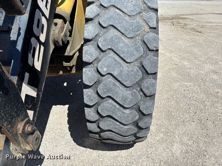image for item FC5596 1985 Caterpillar IT28 wheel loader