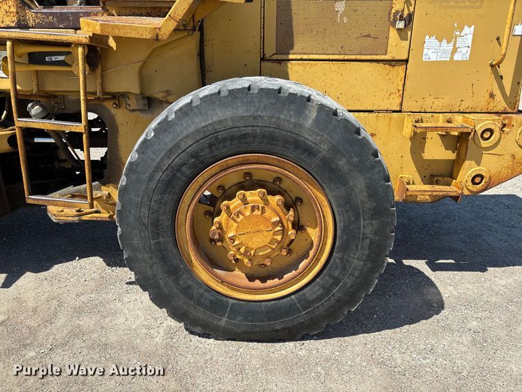 image for item FC5596 1985 Caterpillar IT28 wheel loader