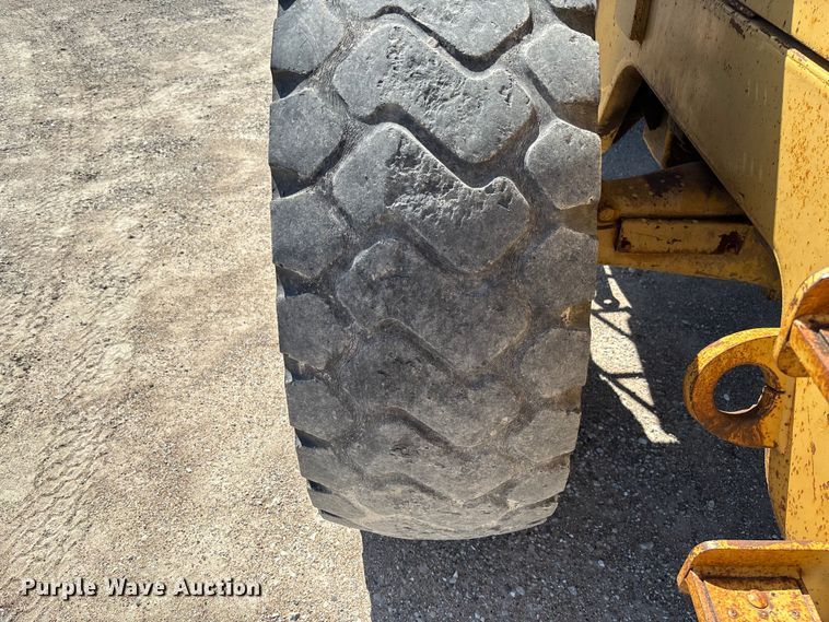 image for item FC5596 1985 Caterpillar IT28 wheel loader