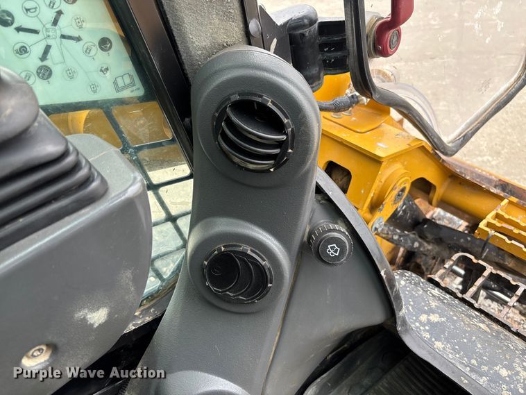 image for item FC5765 2022 Caterpillar 299D3 tracked skid steer loader