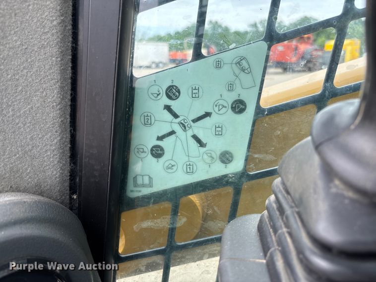 image for item FC5765 2022 Caterpillar 299D3 tracked skid steer loader
