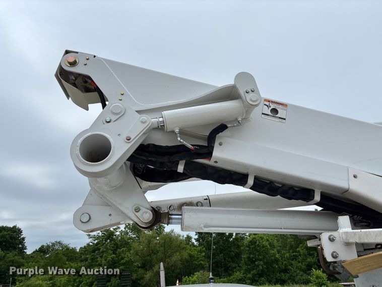 image for item FC5804 2017 RAM 5500 bucket truck