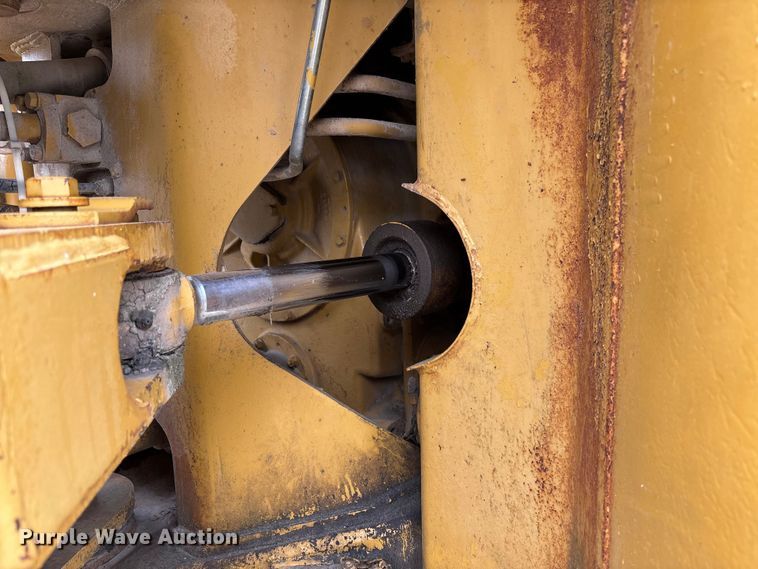 image for item FC5806 1984 Caterpillar 966D wheel loader