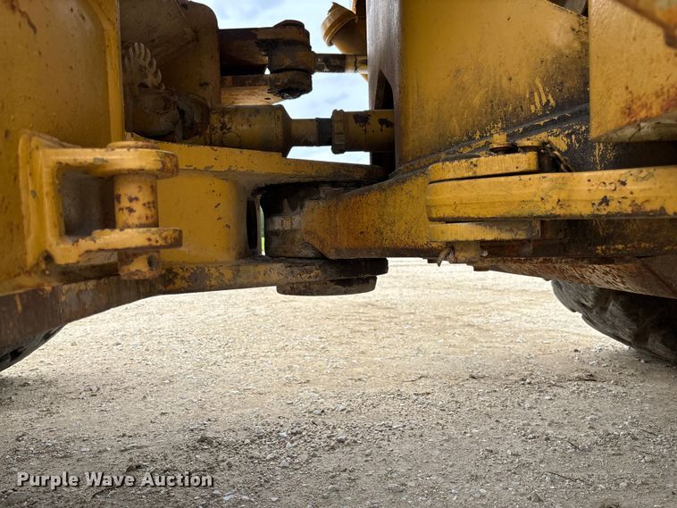image for item FC5806 1984 Caterpillar 966D wheel loader