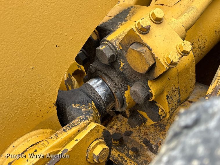 image for item FC5806 1984 Caterpillar 966D wheel loader