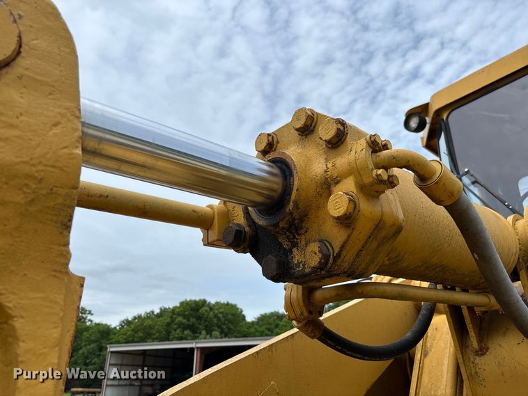 image for item FC5806 1984 Caterpillar 966D wheel loader