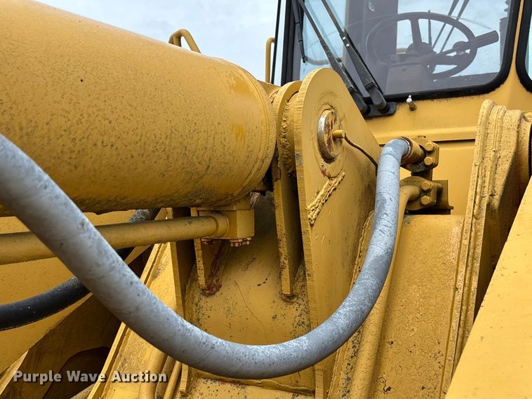 image for item FC5806 1984 Caterpillar 966D wheel loader