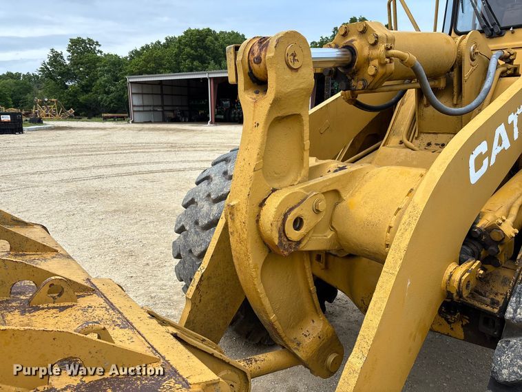 image for item FC5806 1984 Caterpillar 966D wheel loader