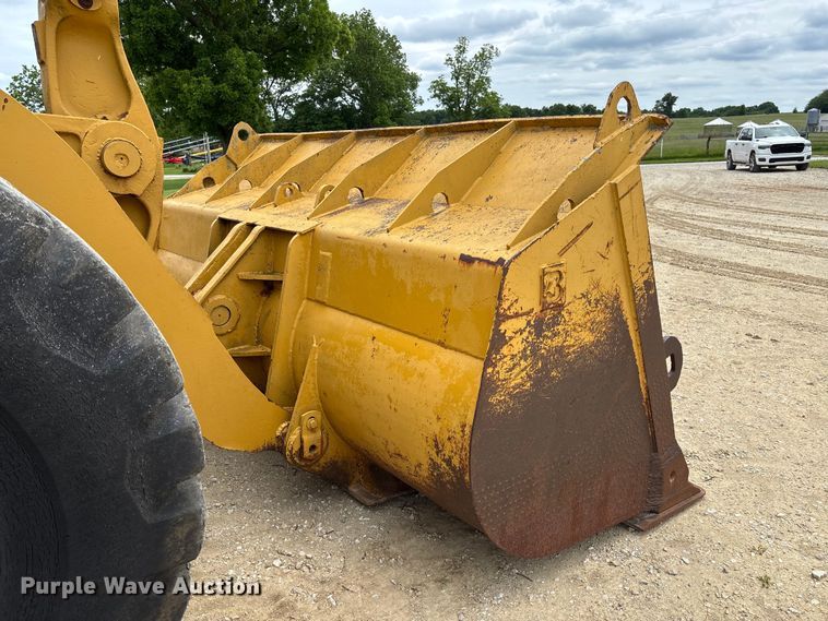 image for item FC5806 1984 Caterpillar 966D wheel loader