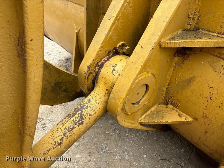 image for item FC5806 1984 Caterpillar 966D wheel loader