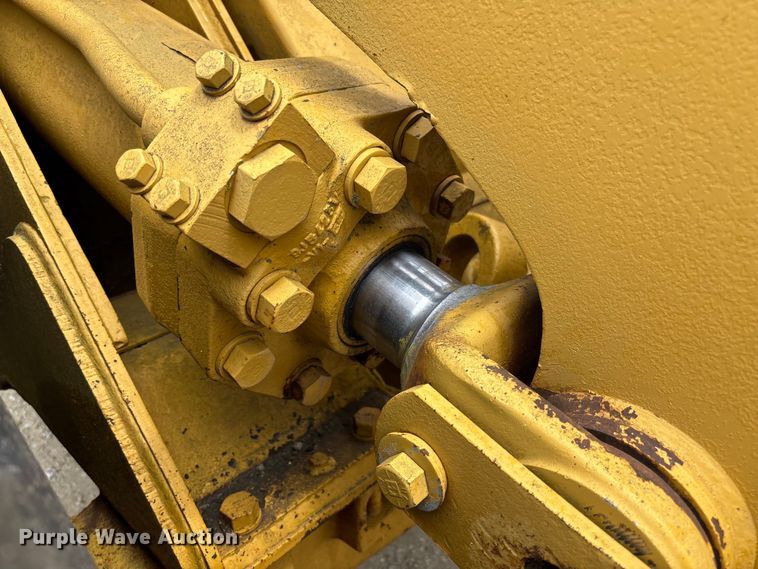 image for item FC5806 1984 Caterpillar 966D wheel loader