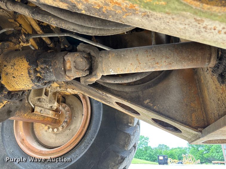 image for item FC5806 1984 Caterpillar 966D wheel loader