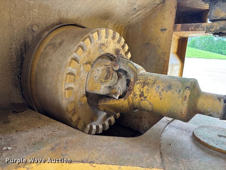 image for item FC5806 1984 Caterpillar 966D wheel loader