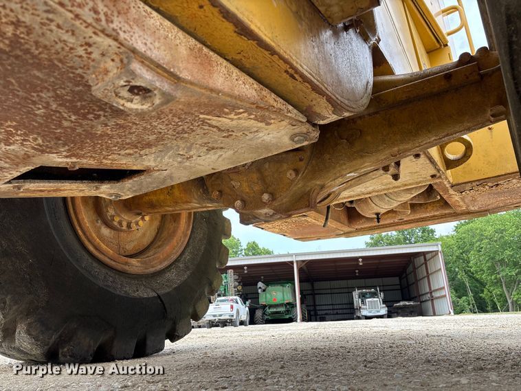image for item FC5806 1984 Caterpillar 966D wheel loader