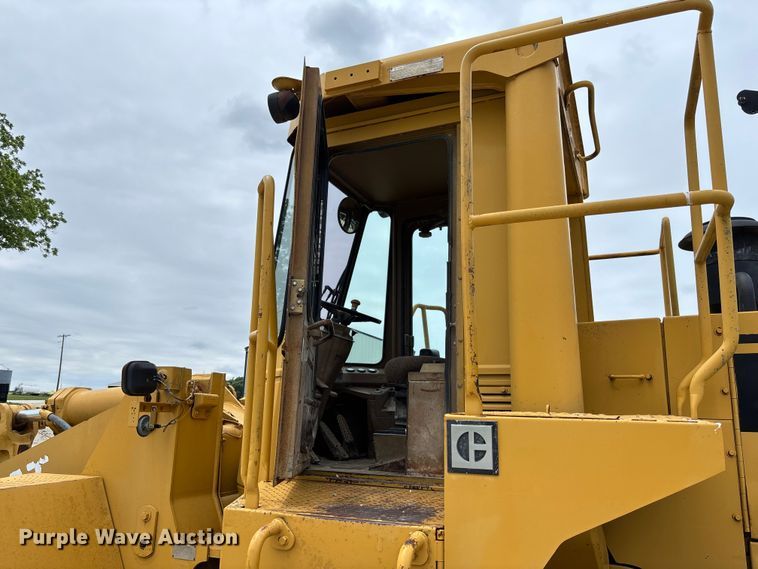 image for item FC5806 1984 Caterpillar 966D wheel loader