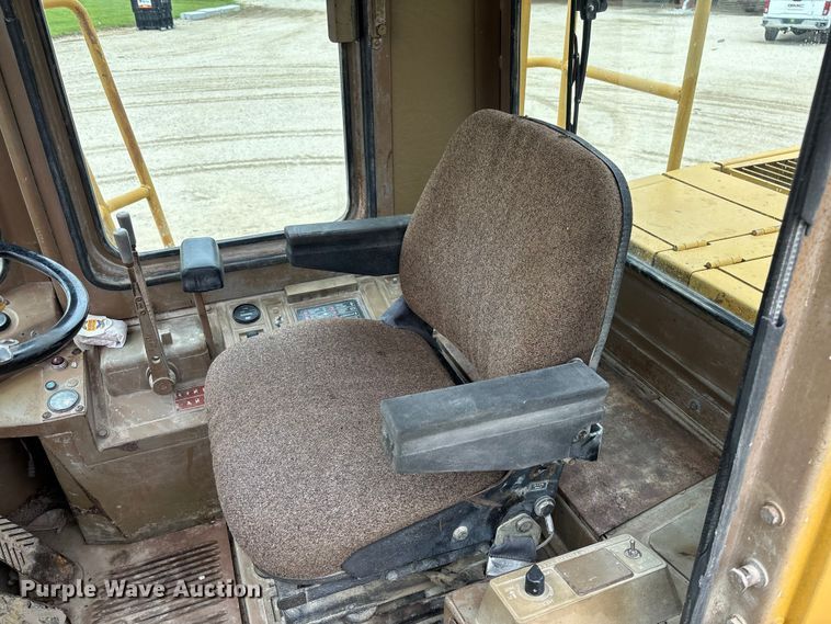 image for item FC5806 1984 Caterpillar 966D wheel loader