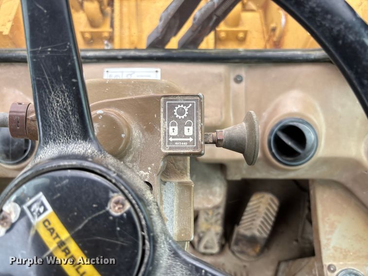 image for item FC5806 1984 Caterpillar 966D wheel loader