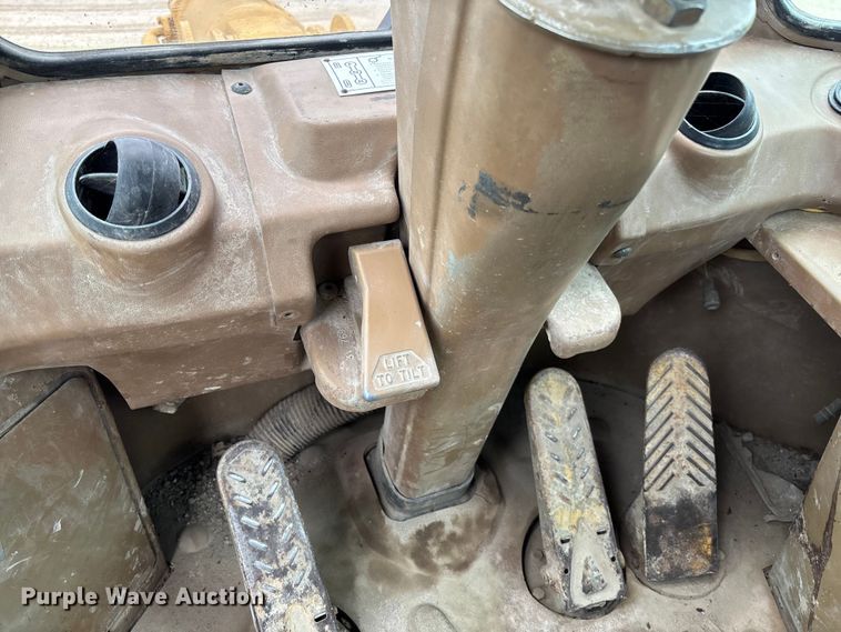 image for item FC5806 1984 Caterpillar 966D wheel loader